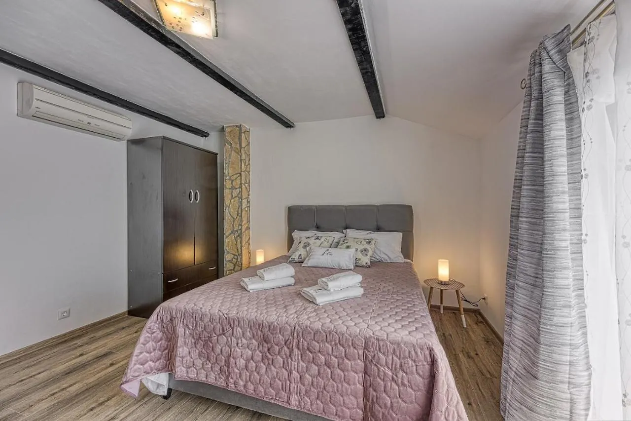 Casa Ti Sei With Private Pool Villa Kastelir 0*,  Croatia